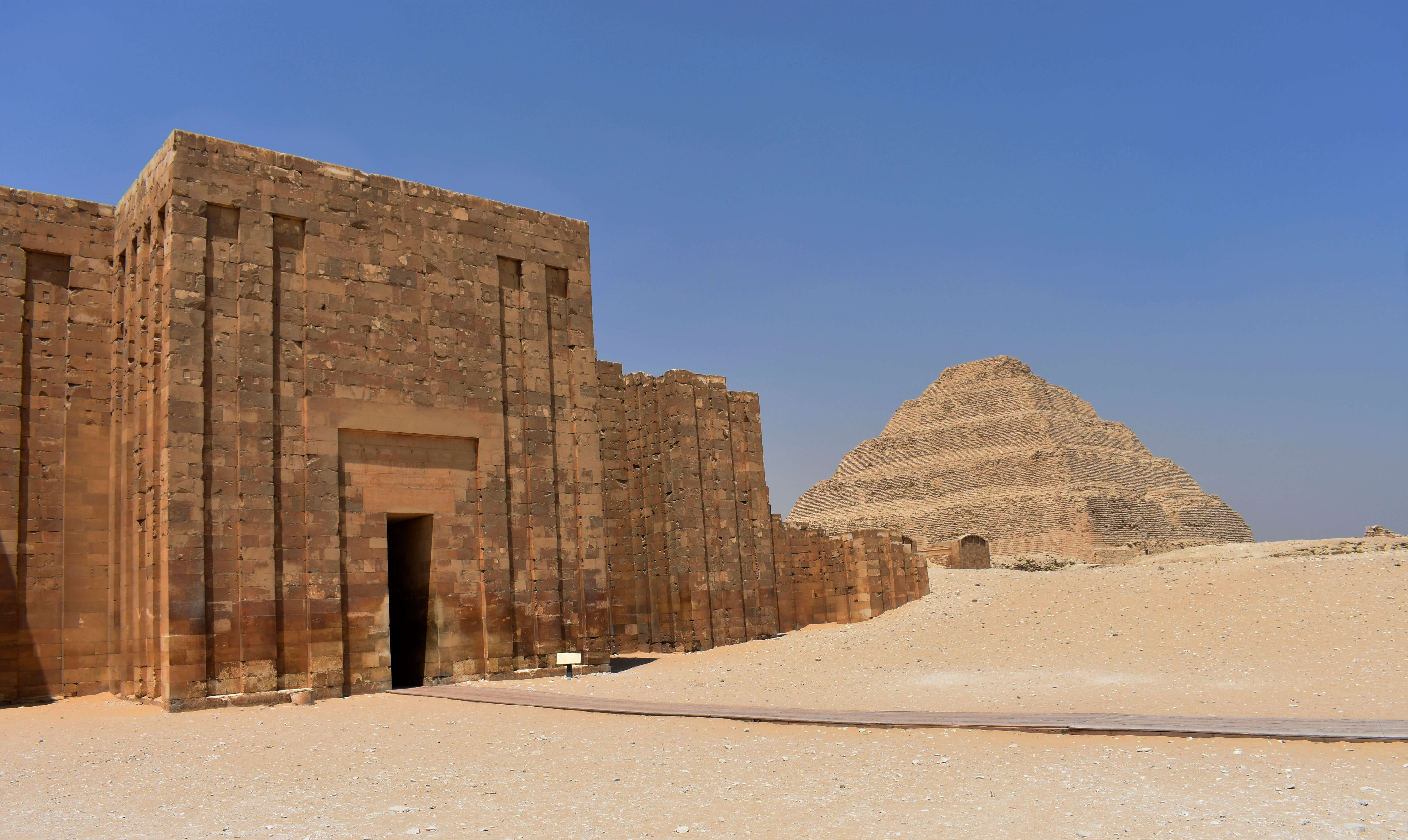 A Day Tour to Giza pyramids, Egyptian museum and Khan El Khalili Bazar