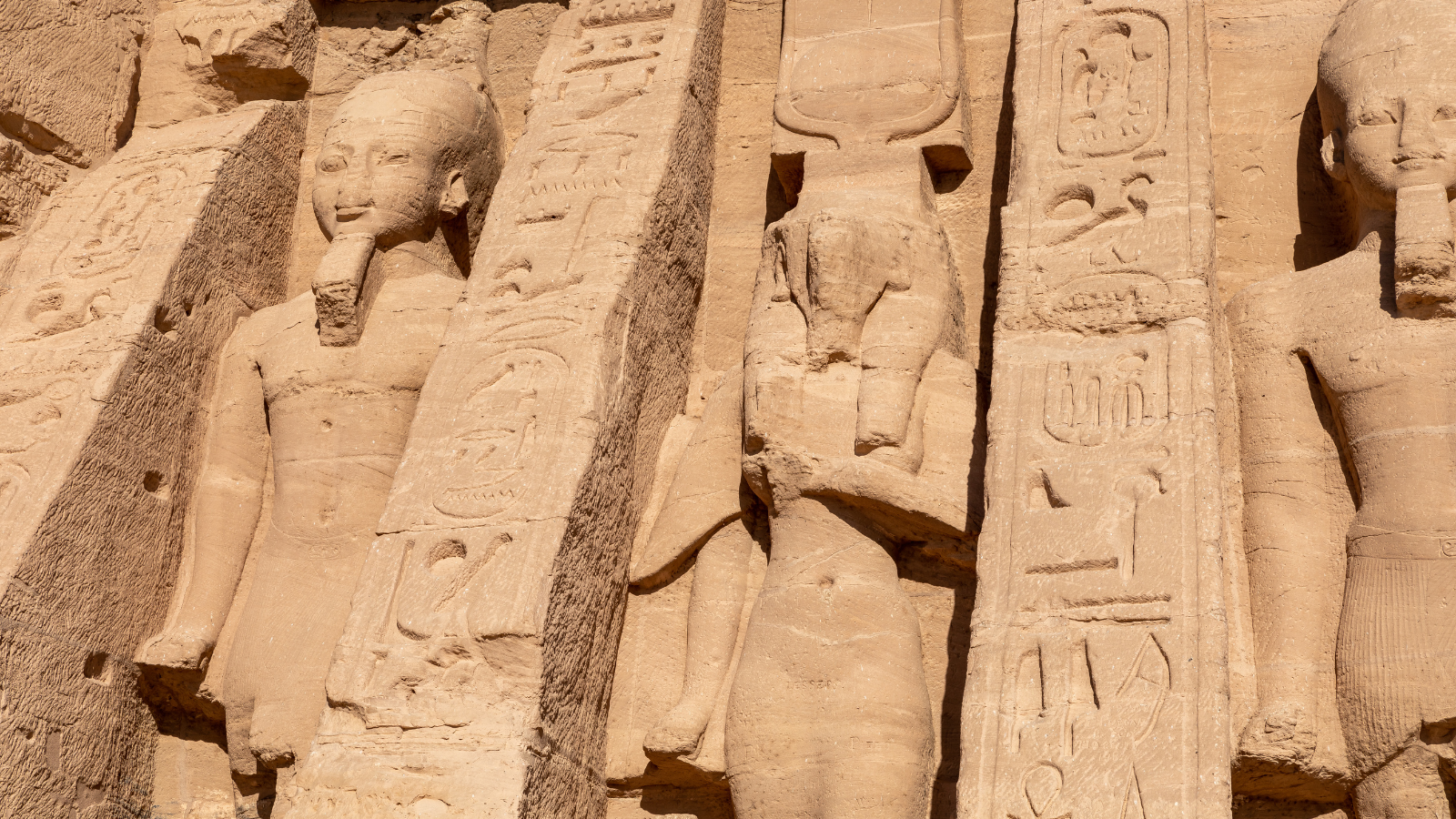 A Day Tour from Cairo to Abo Simbel By Plane