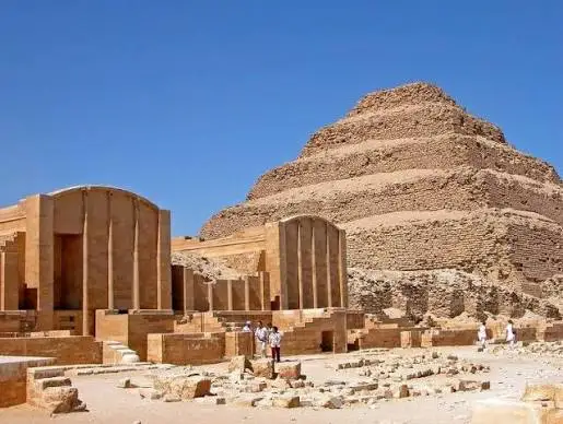 Qu'est-ce que Saqqarah (Sakkara) en Egypte ?