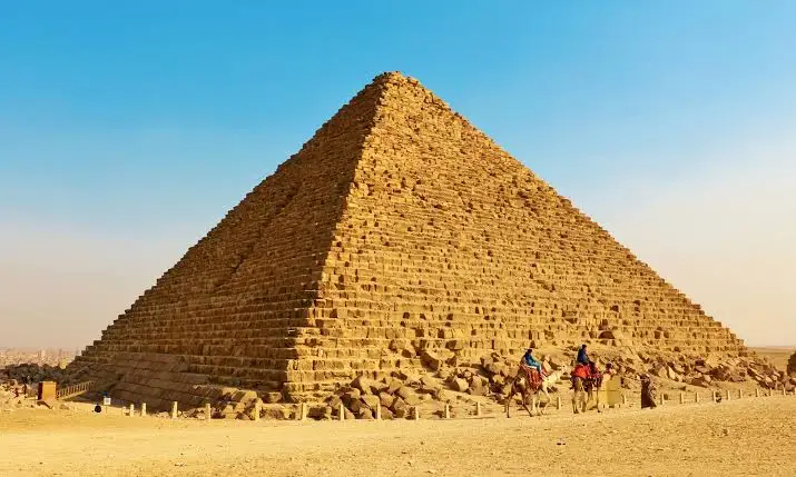 Geschichte und Architektur der Mykerinos-Pyramide