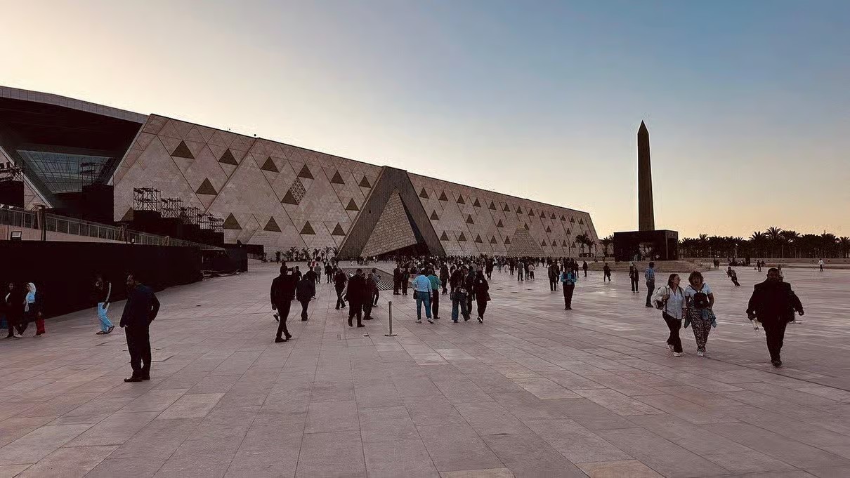 Hurghada to Cairo by Bus: Pyramids & Grand Egyptian Museum