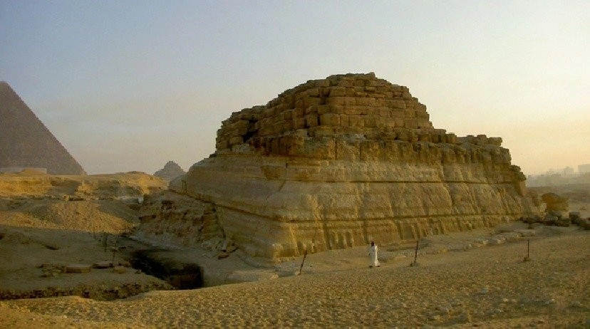 Pyramide von Chentkaus I