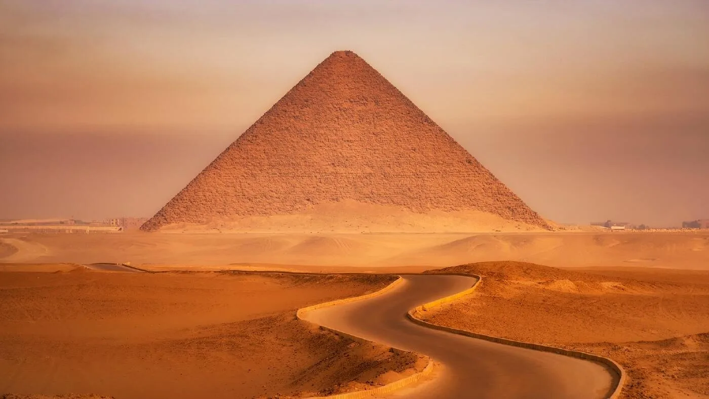 Rote Pyramide